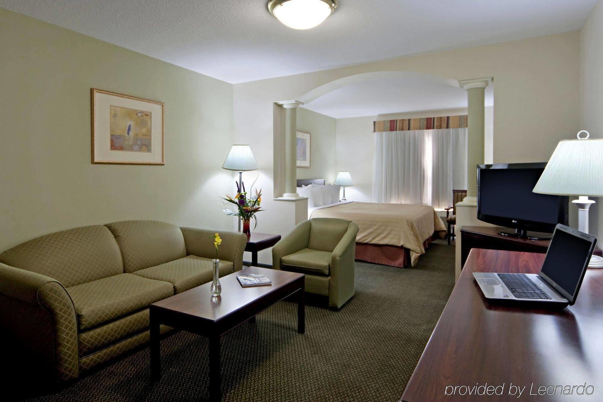 Best Western Plus Red Deer Inn & Suite Værelse billede